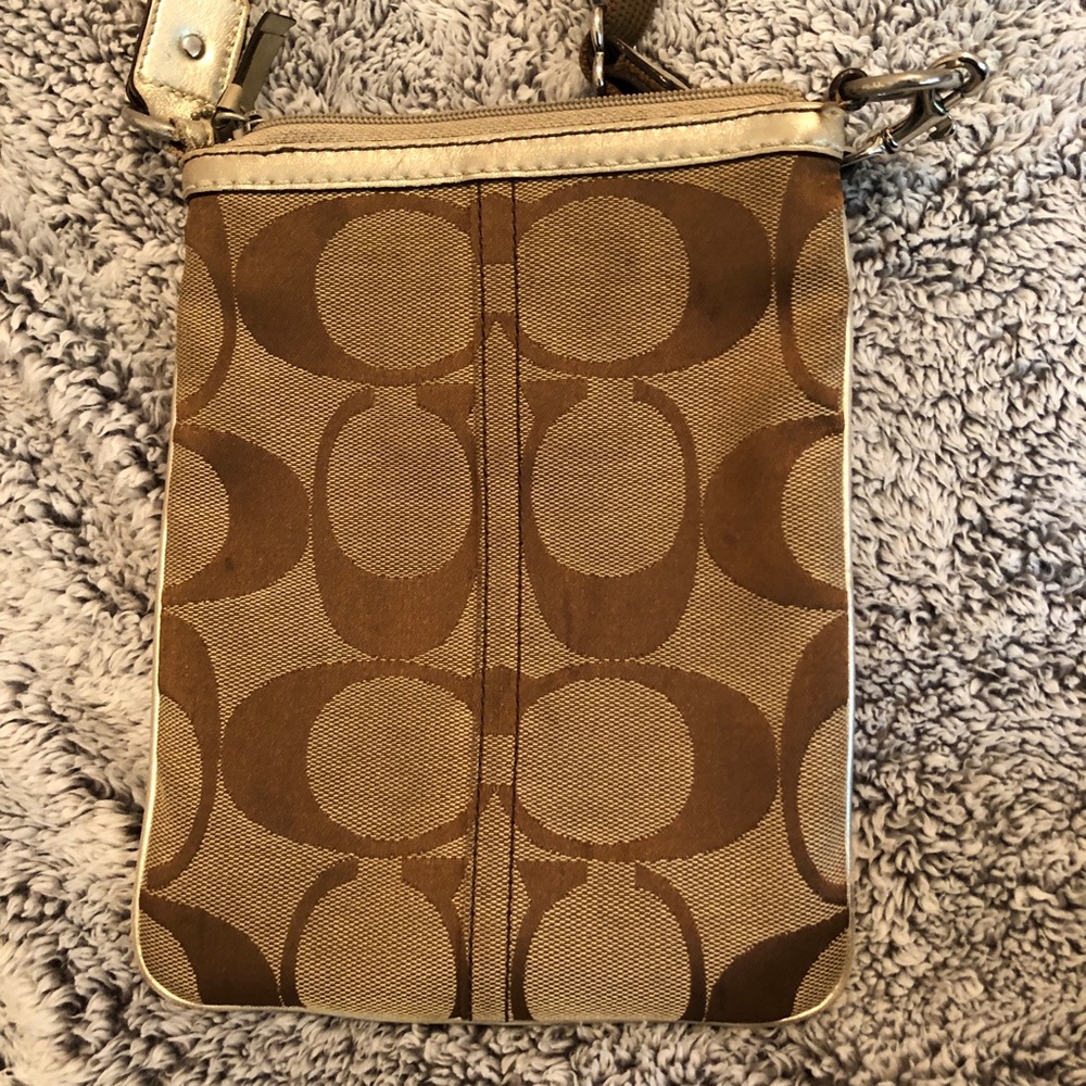 Coach Signature Crossbody - Picture 3 of 9